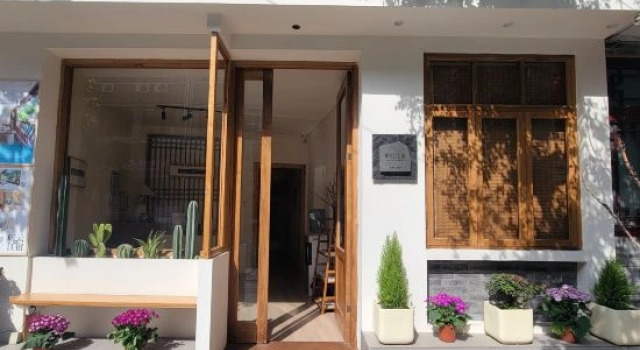 listened to Yunjiang Hakhui, Rezerwuj Hotel Hotele w Qiandongnan z parkingiem, Parking