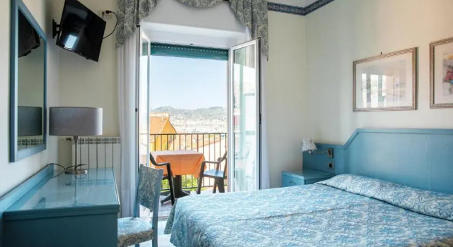 Трёхместный номер Standard с видом на море Hotel Ariston