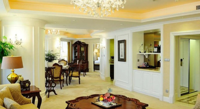 Dalian Liangyun Hotel, Rezerwuj Hotel Hotele w Jinzhou z basenem, Basen