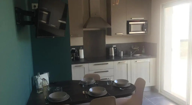 Коттедж Avignon Appart Hôtel contemporain au calme avec vue