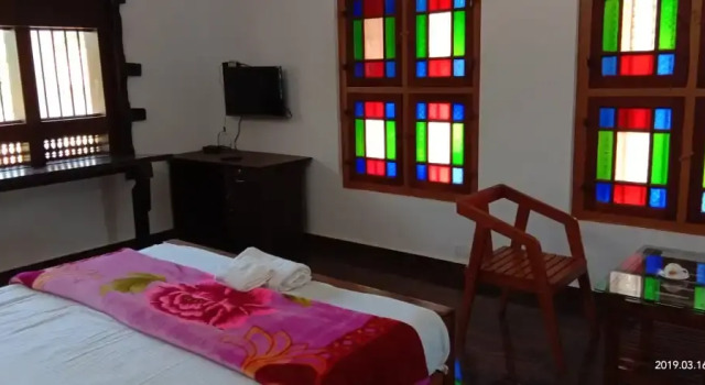 Humming Breeze Nature Retreat, Prenota Hotel Manjoora Kerala