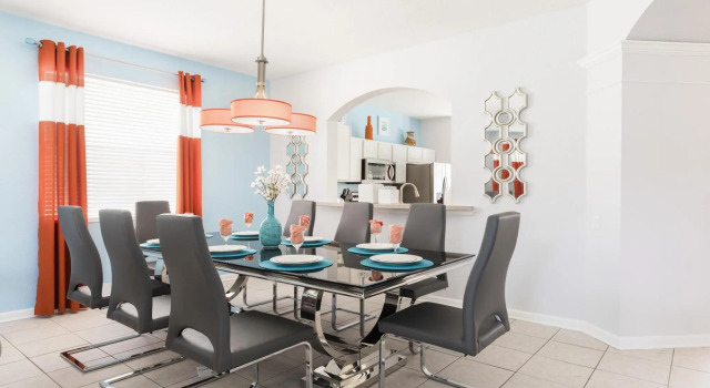 6BR Villa Near Disney w South-facing Pool spa