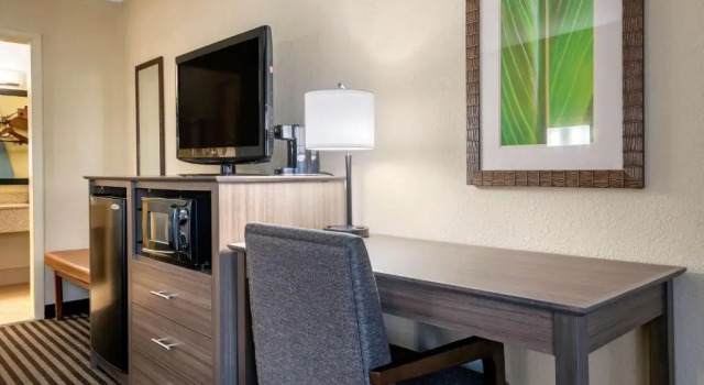 Номер Standard с видом на внутренний двор Best Western Downtown Stuart
