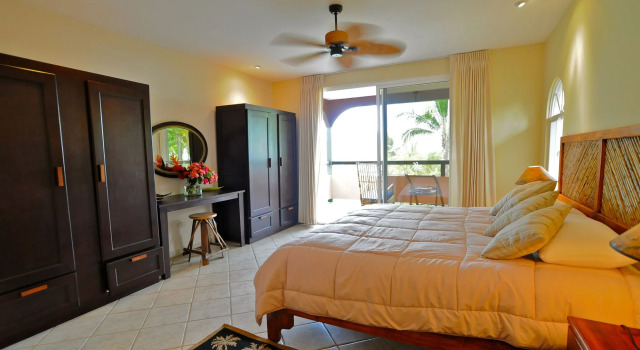 Hotel Cocomar Beachfront Hotel