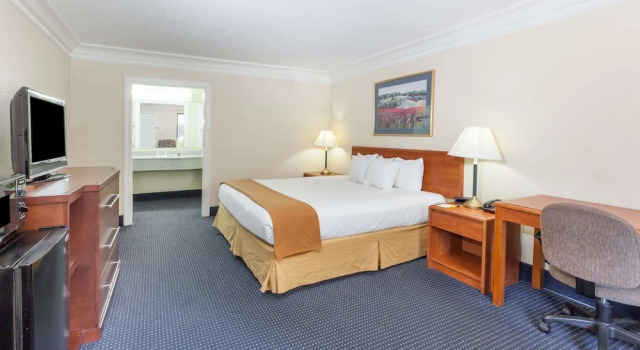 Standard huone Super 8 by Wyndham Dalton/Convention Center Area