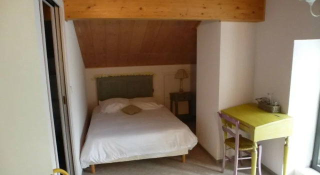 LAuberge de la Tour, Buchen Sie Hostel Combret Languedoc-Roussillon