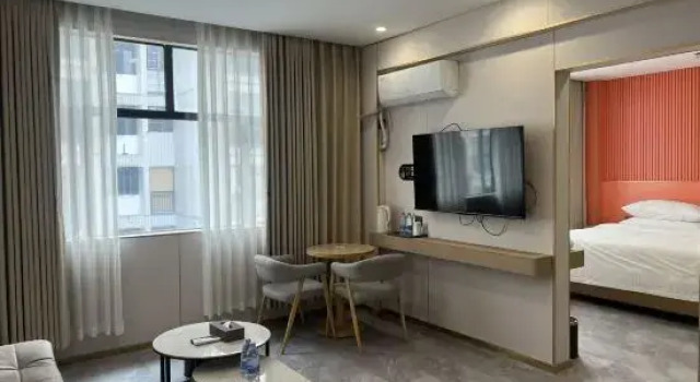 Люкс Deluxe M Hotel (Bai Sheng Shopping Center)