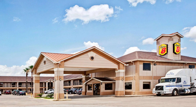 Номер Standard Super 8 by Wyndham Baytown I-10