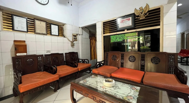 OYO 92675 Hotel Rosna, Prenota Hotel Hotel a Sulawesi con parcheggio, Parcheggio
