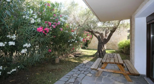 Вилла Villa Argo 3 - Beachfront, Big gardens, Location!