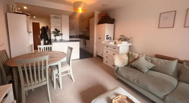 Central 1 Bedroom Apartment in Aldgate East in Zone 1