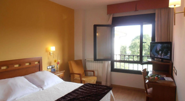 Hotel Cristina, Varaa Hotelli Liikematkailuhotellit kohteessa Asturia, 4* 5*