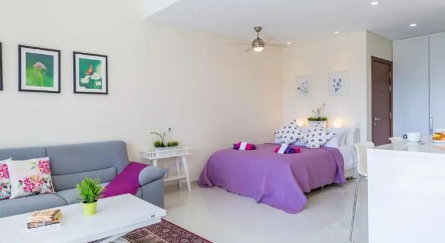 Carmencita Studio B14 with pool & gym, Boek Hotel Germasogeia 