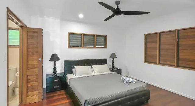The BoatHouse - Private 4 bedroom house, Забронировать Гостевой дом Гостевые дома Whitsundays, Гостевой дом