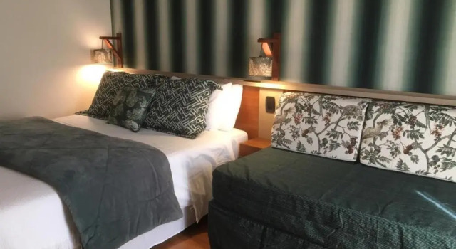Четырёхместный номер Deluxe Serra Alta Hotel