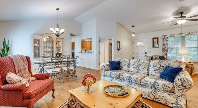 2 Mi to Ksu: Family Home w/ Games, Near Parks, Reserva ahora Casa o chalet Kennesaw Georgia