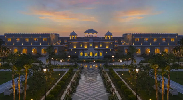 Taj Lalit Bagh, Udaipur, Забронировать Отель Отели штата Раджастхана с бассейном, Бассейн