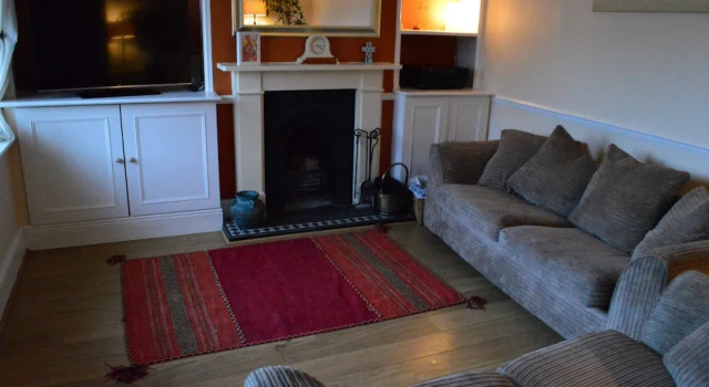 3 Bedroom Family Home Near The DLR