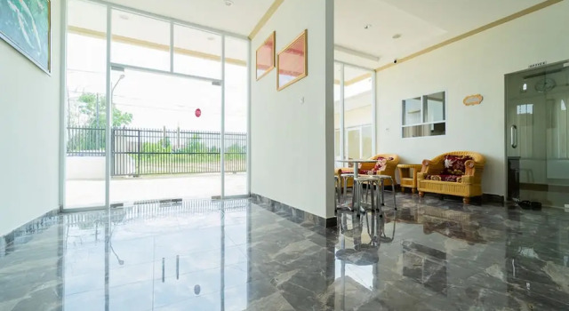 RedDoorz near Griya Agung Palembang, Rezerwuj Hotel Palembang Sumatra