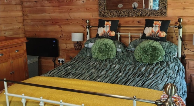 Forest Cabin Retreat-sleeps 2-garden, Wifi, Trails, Book Feriehus Villaer i Fordingbridge, Villa