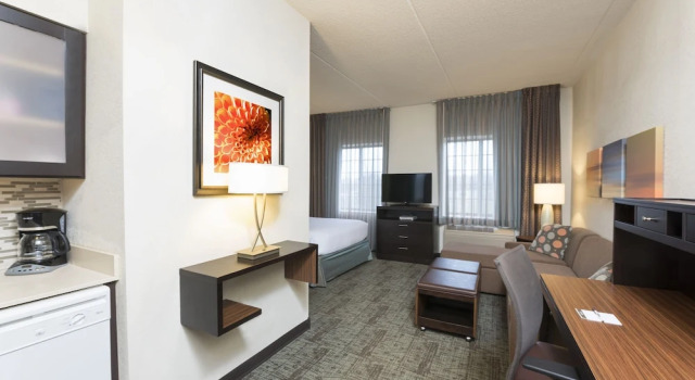 Двухместный люкс Staybridge Suites Chicago-Oakbrook Terrace by IHG
