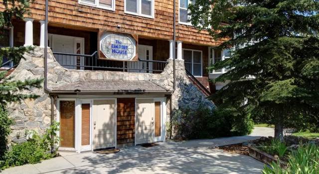 2BR Empire House Condo by RedAwning, Забронировать Отель Парк-Сити Deer Valley - The Canyons, рядом с Горнолыжный подъемник First Time Lift