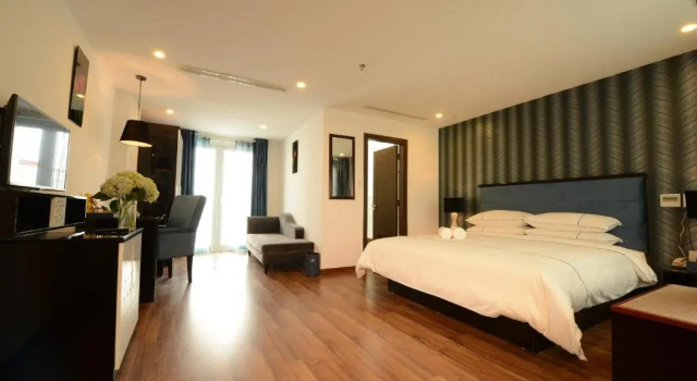 Люкс с балконом Hôtel Le Joyau Bleu Hanoï
