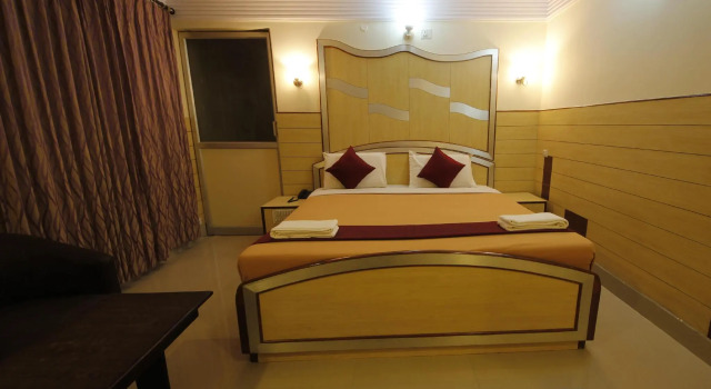 Hotel Prakaash Palace, Rezervovat Hotel Hotely v Bangalore s parkováním, Parkování