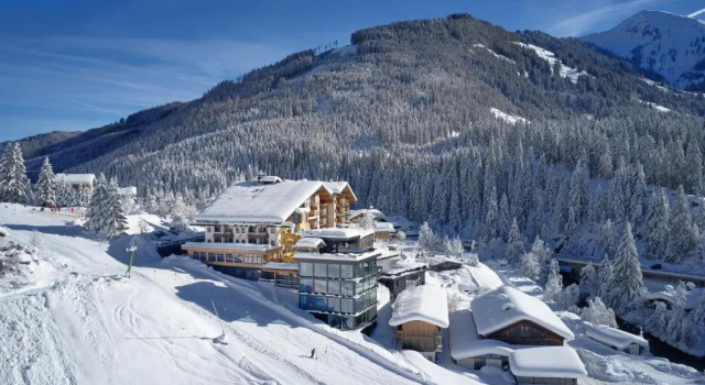 Almhof Family Resort & SPA, Забронировать Курортный отель Курортные отели Тироля, Курортный отель
