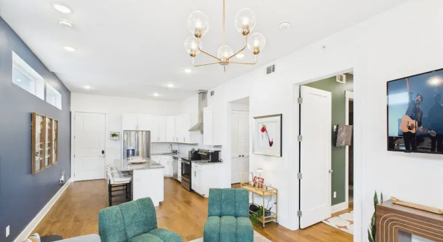 Gallatin Retreat-private Balcony-in East Nashville