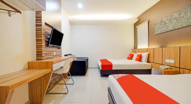 Люкс OYO 89683 GM Holiday Hotel Permai Jaya