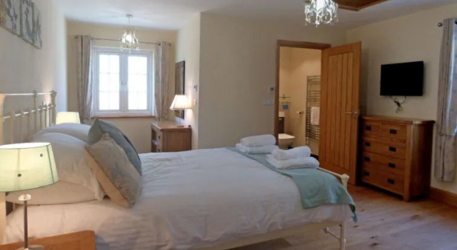 Holiday Home Old Rectory, Book Feriehus Trawscoed Glamorgan