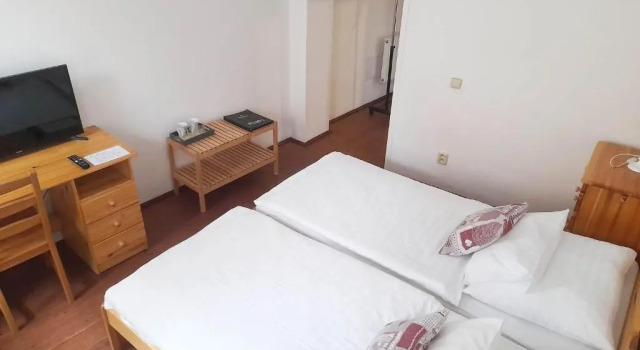 Hotel Strelnice, Rezerwuj Hotel Hotele w Kraj hradecki z parkingiem, Parking
