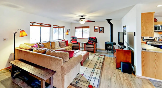 3br W/ Private Hot Tub! Near Golf & Ski Resorts 3 Bedroom Home, Забронировать Дом для отпуска Виллы Саут-Лейк-Тахо, Вилла