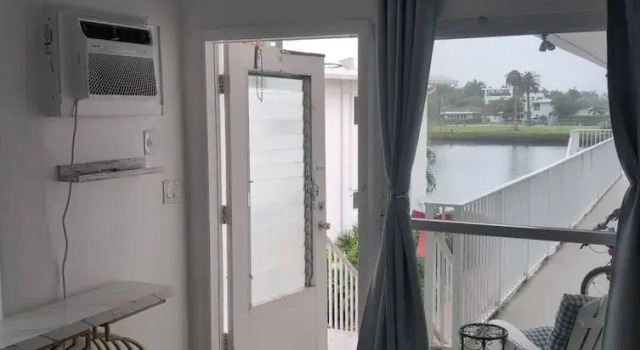 Апартаменты Comfort c 1 комнатой с частичным видом Seacrest Villas