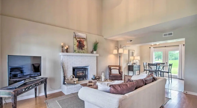 Relaxing Townhome, 4 Mi to Mizzou University!, Prenota Appartamento Hotel a Missouri con parcheggio, Parcheggio