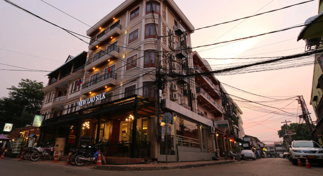 Lao Silk Hotel, Забронировать Отель Вьентьян Лаос, рядом с Wat Mixai