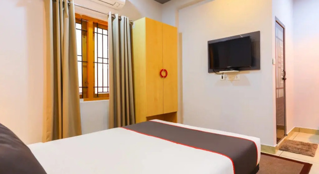Marhaba Rooms by OYO Rooms, Забронировать Отель Отели штата Кералы с парковкой, Парковка