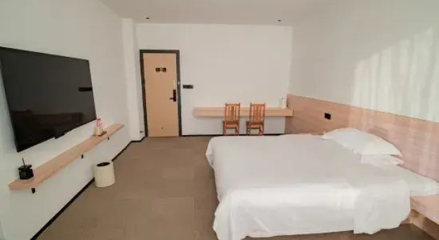 Люкс Deluxe Zixing City Dongjiang Lake Xiuliu youth homestay