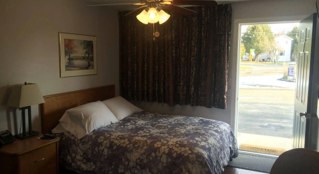 My Friends Inn Manitoulin, Забронировать Отель Манитовейнинг 
