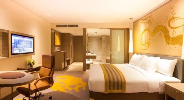 Номер Standard с видом на бассейн Crowne Plaza Vientiane by IHG