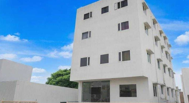 Super OYO Hotel O Varanasi - Prayagraj, Забронировать Отель Варанаси штат Уттар-Прадеш, рядом с Alamgir Mosque