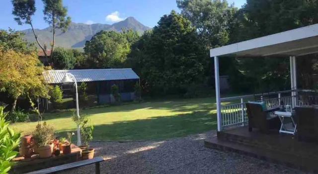 Коттедж The Meadow. Beautiful & spacious 3 bedroom house