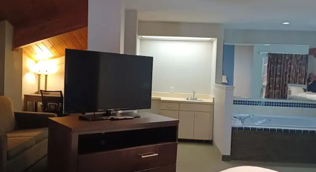 Двухместный люкс Executive с балконом City Express By Marriott Freeport