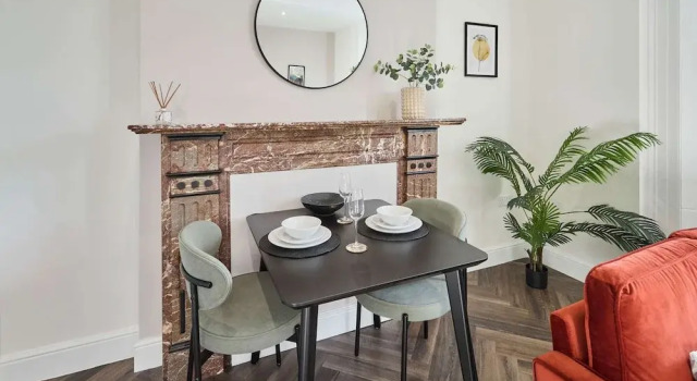 Host Stay Apartment 2 Upton House, Varaa Huoneisto Asunnot kohteessa Merseyside, Huoneisto