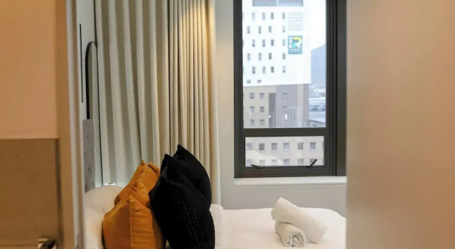 Stylish 1 BR Getaway, Fast Wi-fi, Beach Access