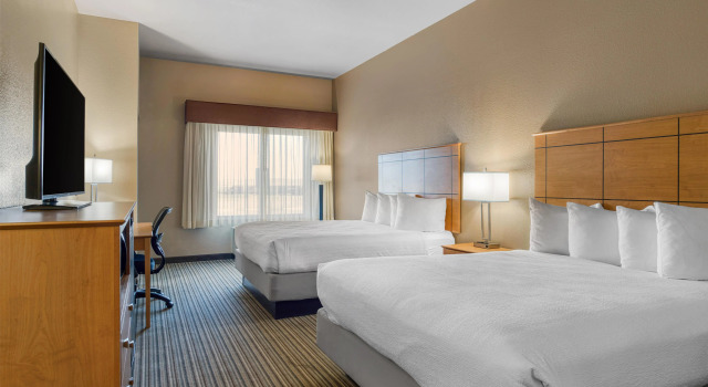 Четырёхместный номер Standard Best Western Shelby Inn & Suites