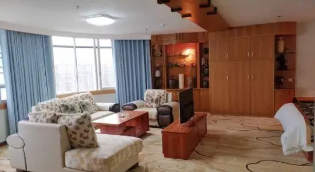 Люкс Business GreenTree Alliance Hotel (Cenxi Guangnan Road Ronghu)