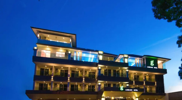 Кровать в общем номере G Langkawi Motel