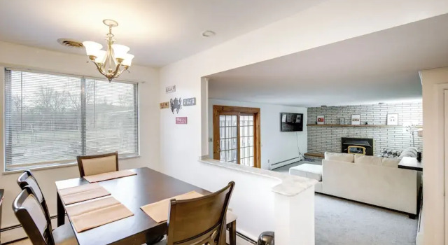 Deck & Seasonal Pool: Spacious Home Near Buffalo!, 预订 度假屋 阿默斯特 布法罗